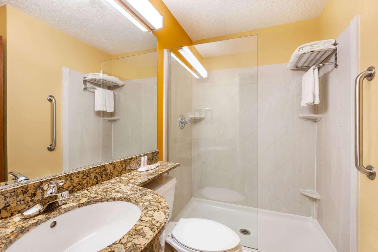 Microtel Inn & Suites By Wyndham Verona Zewnętrze zdjęcie